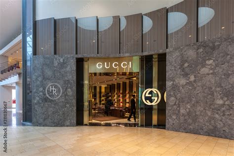 le magasin gucci a toronto|gucci store toronto.